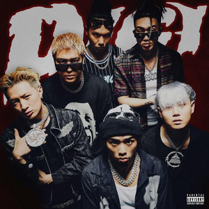 六年级小女孩在洗澡间小便
