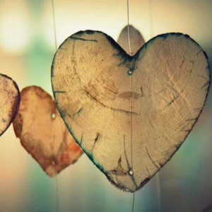 六年级小女孩在洗澡间小便
