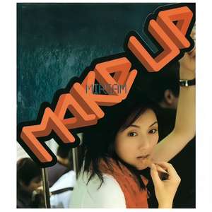 六年级小女孩在洗澡间小便
