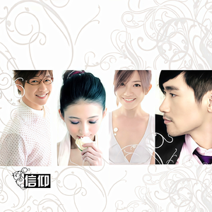 六年级小女孩在洗澡间小便
